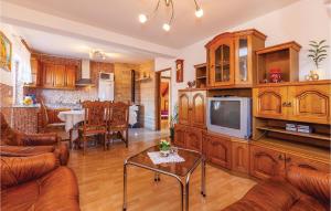 2 Bedroom Amazing Apartment In Novi Vinodolski 