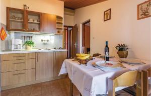 Beautiful Apartment In Pula With Kitchen