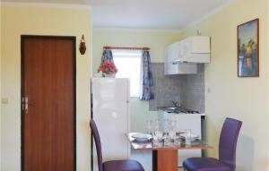 Lovely Apartment In Fazana With Kitchen 