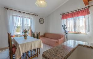 Two-Bedroom Apartment In Rebici-Barban