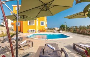 Awesome Apartment In Premantura With 1 Bedrooms, Wifi And Outdoor Swimming Pool