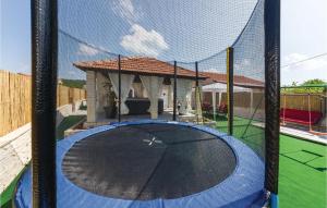 Two-Bedroom Holiday Home In Sukosan