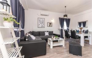 Beautiful Apartment In Biograd With 1 Bedrooms And Wifi