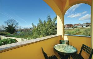 Beautiful Apartment In Tar-Vabriga With Kitchen