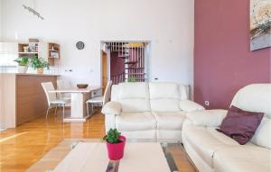 Beautiful Apartment In Pula With 4 Bedrooms And Wifi