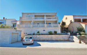 Stunning Apartment In Korcula With 4 Bedrooms And Wifi