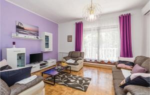 2 Bedroom Cozy Apartment In Matulji 
