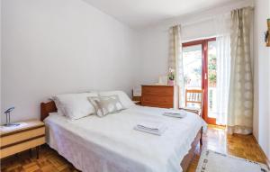 2 Bedroom Cozy Apartment In Matulji 