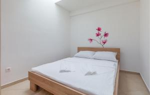 Beautiful Home In Dramalj With Kitchen 