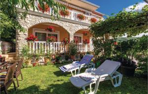 2 Bedroom Cozy Apartment In Matulji