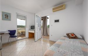 Nice Apartment In Porec With 1 Bedrooms And Wifi
