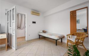 Nice Apartment In Porec With 1 Bedrooms And Wifi