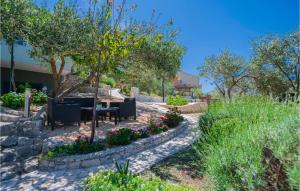 Gorgeous Home In Bast With House Sea View 