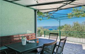 Gorgeous Home In Bast With House Sea View 