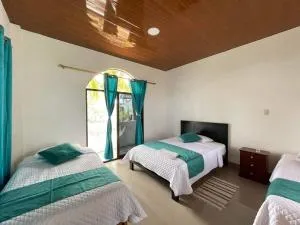 Hostal Muro De Las Lagrimas with high speed internet Starlink - Puerto Villamil