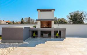 Awesome Home In Premantura With 3 Bedrooms, Wifi And Outdoor Swimming Pool