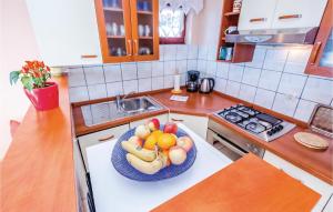 Nice Apartment In Novi Vinodolski With 1 Bedrooms And Wifi