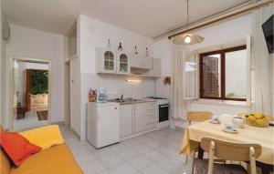 Nice Apartment In Supetar With Wifi