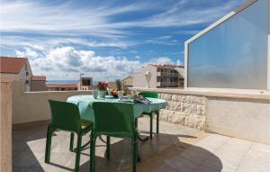 Amazing Apartment In Makarska With 2 Bedrooms And Wifi