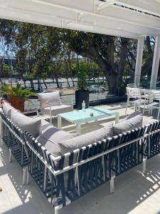 Trendy 2 bedroom apartment in Greenpoint, Cape Town.