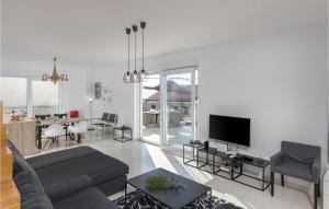 3 Bedroom Nice Home In Crikvenica