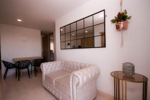 Aptos Plaza Principal, con y sin Vista al Embalse, frente Autobús, a 8 minutos de la Piedra del Peñol, TODO CERCA!!!