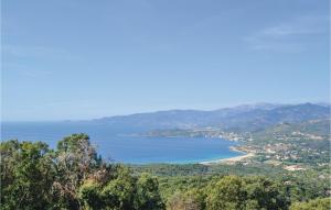 Stunning Apartment In Calcatoggio