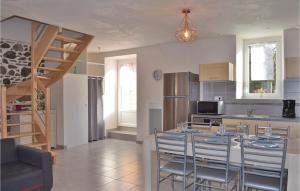 Maisons de vacances Pet Friendly Home In Saint Alban : photos des chambres