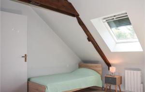 Maisons de vacances Awesome Home In Le Cambout With Wifi : photos des chambres