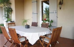 Maisons de vacances Beautiful home in Orgnac lAven with 3 Bedrooms and WiFi : photos des chambres