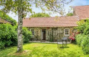 Gorgeous Home In Quettehou With Wifi - Tocqueville