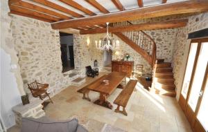 Maisons de vacances Stunning home in Murviel-ls-Bziers with 5 Bedrooms, WiFi and Outdoor swimming pool : photos des chambres