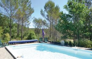 Appartements 1 Bedroom Amazing Apartment In Lorgues : photos des chambres