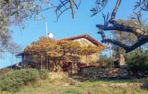 Maisons de vacances 2 Bedroom Lovely Home In Roquebrun : photos des chambres