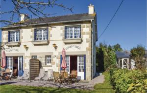 Maisons de vacances Two-Bedroom Holiday Home in Saint Cast Le Guildo : photos des chambres