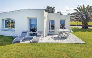 Maisons de vacances Awesome Home In Plouarzel With Wifi : photos des chambres