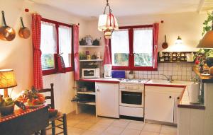 Maisons de vacances Awesome home in Bnodet with 2 Bedrooms and WiFi : photos des chambres