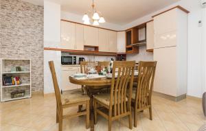 3 Bedroom Lovely Home In Vrsi