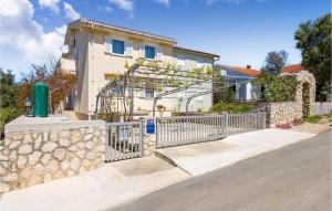 Gorgeous Apartment In Potocnica