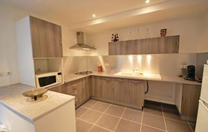 Appartements Cozy Apartment In Six Fours Les Plages : photos des chambres
