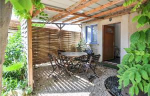 Cozy Apartment In Six Fours Les Plages