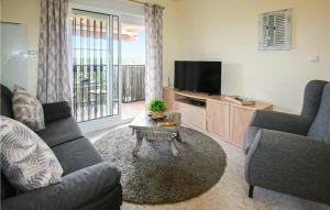 Stunning Apartment In Torrevieja