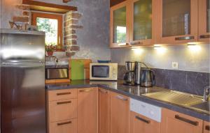 Maisons de vacances Lovely Home In Plhdel With Wifi : photos des chambres