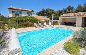 Maisons de vacances Beautiful home in Eygalires with 4 Bedrooms, WiFi and Outdoor swimming pool : photos des chambres