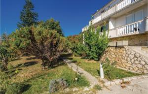 Nice Apartment In Supetarska Draga With 3 Bedrooms And Wifi