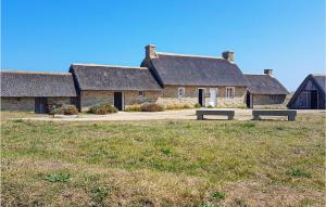 Maisons de vacances Stunning Home In Kerlouan With Kitchen : photos des chambres