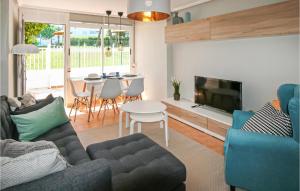 3 Bedroom Nice Apartment In Santa Pola