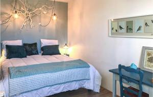 2 Bedroom Stunning Home In Apt