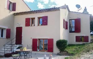 Maisons de vacances Beautiful home in Apt with 2 Bedrooms, WiFi and Outdoor swimming pool : photos des chambres