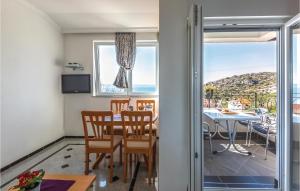 Nice Apartment In Makarska With 1 Bedrooms And Wifi